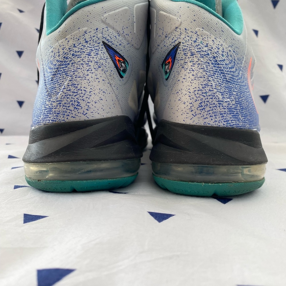 🔥NIKE LEBRON Xl PURE PLATINUM🔥
❌SOLD❌ - Picture 4 of 10